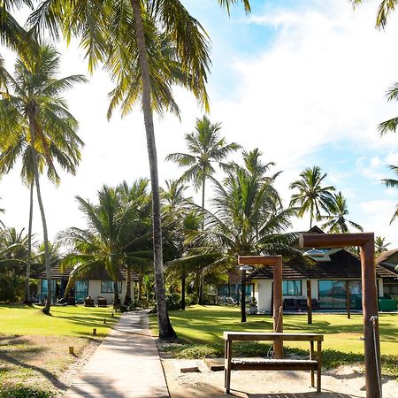 Bangalo Luxo Beira Mar Carneiros Beach Resort Прайя дос Карнейрос Екстериор снимка